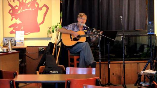 Ian playing at the Ugly Mug, Soquel, October 2015